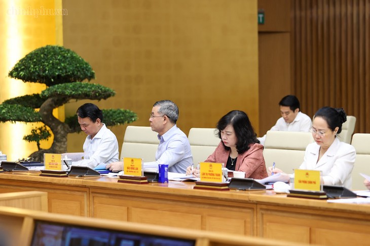 Thủ tướng: Không để người dân chờ đợi khi triển khai chương trình mục tiêu quốc gia- Ảnh 6.