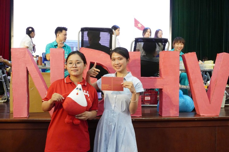Hiến máu tình nguyện, nối dài hành trình sẻ chia của tuổi trẻ- Ảnh 9.