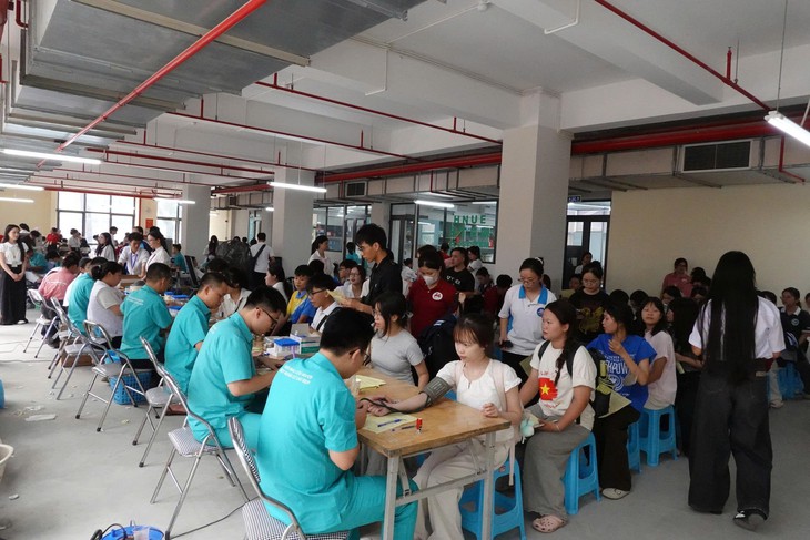 Hiến máu tình nguyện, nối dài hành trình sẻ chia của tuổi trẻ- Ảnh 4.