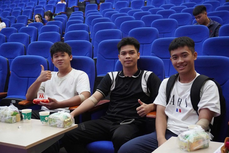 Hiến máu tình nguyện, nối dài hành trình sẻ chia của tuổi trẻ- Ảnh 1.