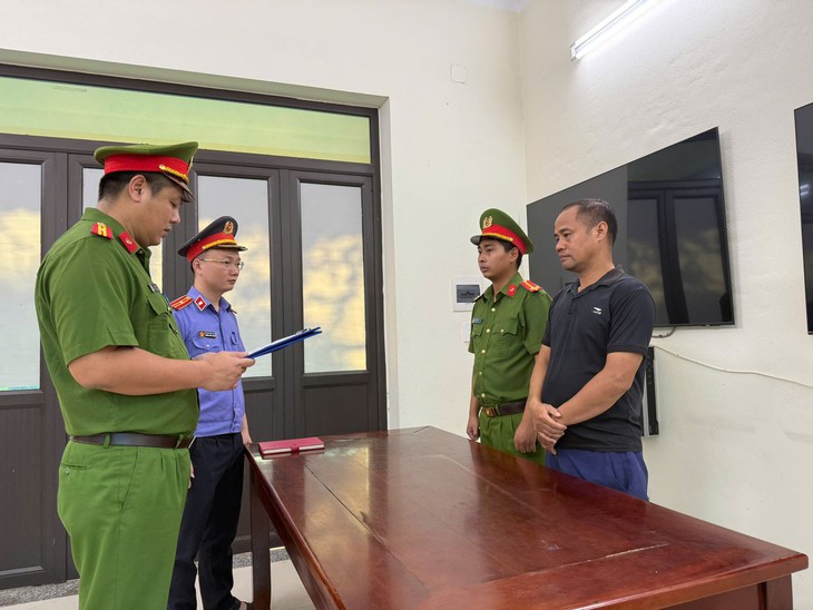 Mua thịt lợn nhiễm bệnh về chế biến lạp sườn, thịt sấy để bán ra thị trường- Ảnh 1.