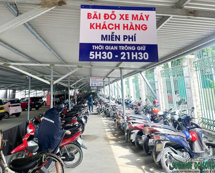 Bệnh viện ở Nghệ An miễn phí gửi xe cho người bệnh, người nhà- Ảnh 1.