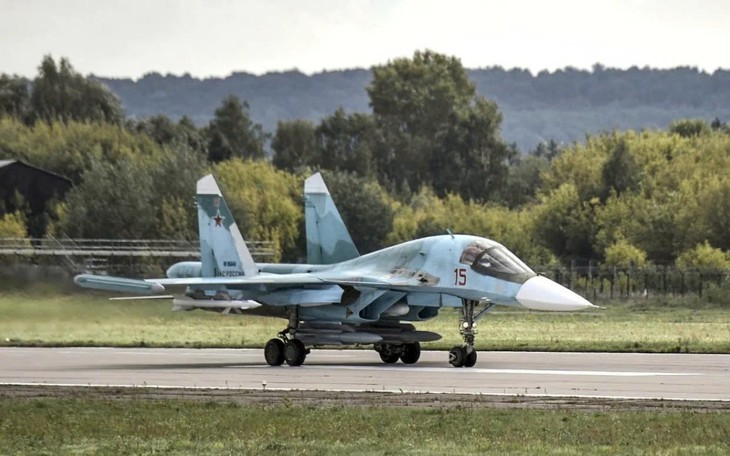 Chiến đấu cơ Su-34 Nga gặp rắc rối ở Ukraine?- Ảnh 2.