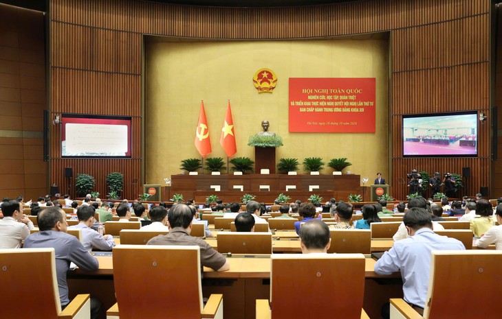 Ba nghị quyết Trung ương 4: Đổi mới lãnh đạo, nâng cao chất lượng cán bộ- Ảnh 1.