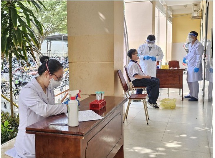 Ghi nhận học sinh thứ 4 mắc não mô cầu, dấu hiệu nào cần nhập viện?- Ảnh 1.