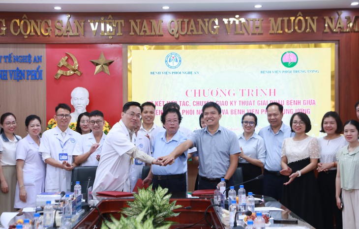 Chuyển giao kỹ thuật giải phẫu bệnh, nâng chất lượng chẩn đoán bệnh lý phổi- Ảnh 2.