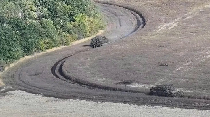 Ukraine giăng bẫy 'nhím' phá thế săn diệt xe tăng từ UAV Nga- Ảnh 1.