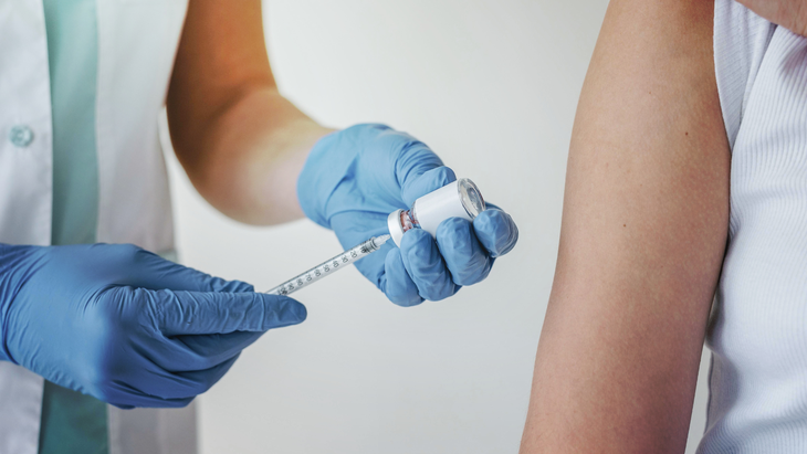 Bệnh nhân tim mạch nên tiêm những vaccine nào?- Ảnh 1.