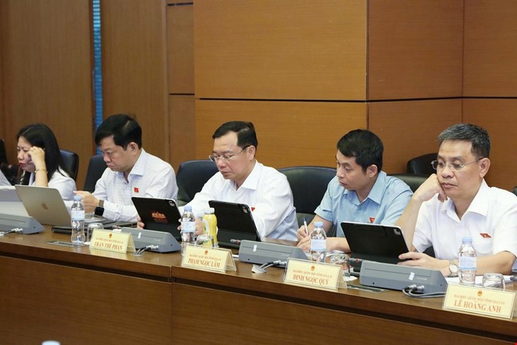 Phó Chủ tịch Quốc hội: Cần giảm lãi suất, tháo gỡ khó khăn cho doanh nghiệp- Ảnh 3.