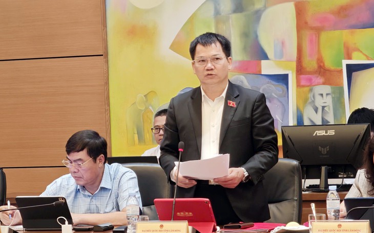 ĐBQH: Người dân đồng tình, phấn khởi với chính sách miễn học phí, khám sức khỏe định kỳ mỗi năm- Ảnh 3.