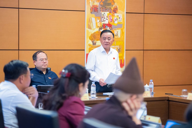 Thường trực Ban Bí thư lưu ý việc khám sàng lọc, khám sức khỏe định kỳ- Ảnh 3.