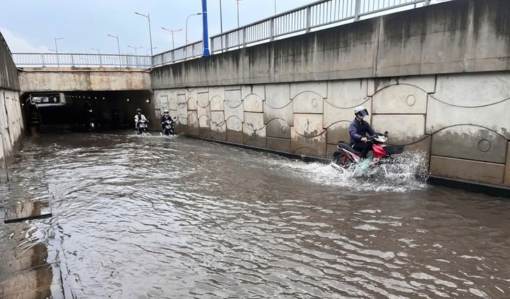 Hầm chui liên tiếp ngập nước, TPHCM yêu cầu khẩn trương khắc phục - Ảnh 1.