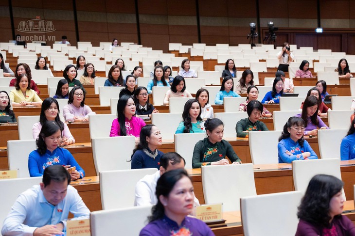 Chủ tịch Quốc hội, Thủ tướng Chính phủ gặp, chúc mừng nữ ĐBQH nhân ngày 20/10- Ảnh 4.