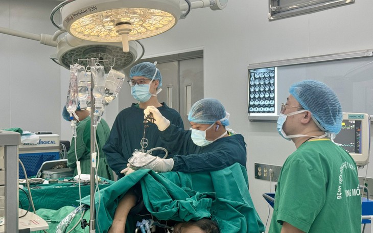 Thói quen tai hại khiến nam thanh niên chơi cầu lông phải phẫu thuật khớp vai- Ảnh 3.
