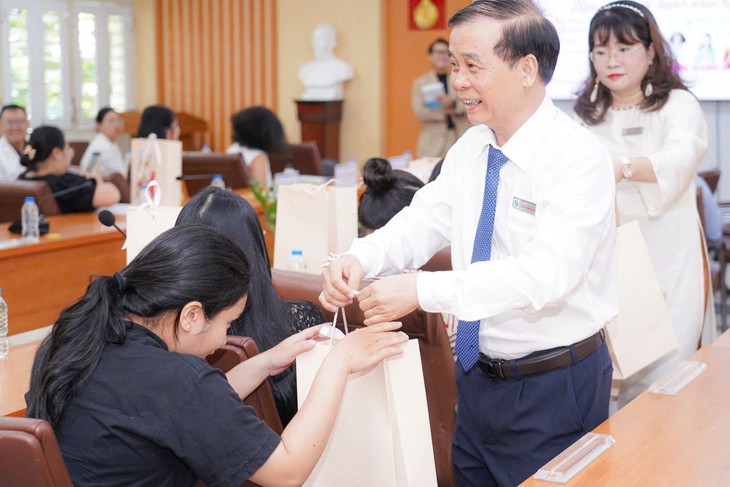 Phụ nữ không cần mạnh mẽ một mình để có một thai kỳ hạnh phúc- Ảnh 4.