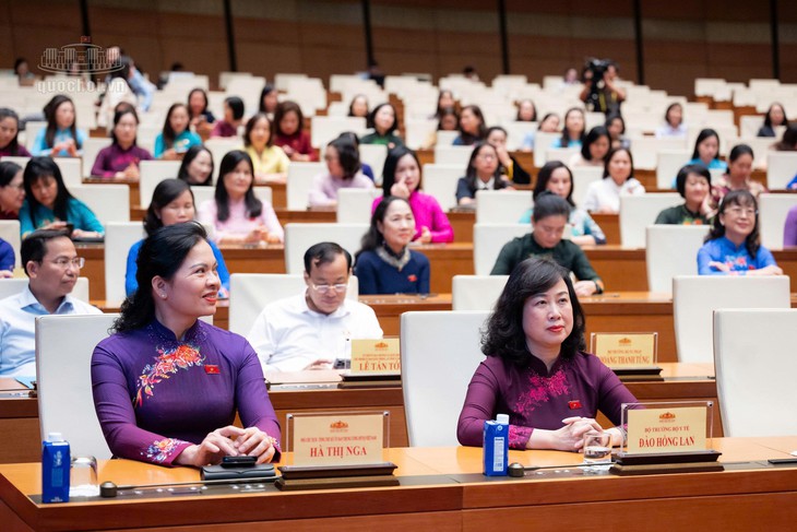Chủ tịch Quốc hội, Thủ tướng Chính phủ gặp, chúc mừng nữ ĐBQH nhân ngày 20/10- Ảnh 3.