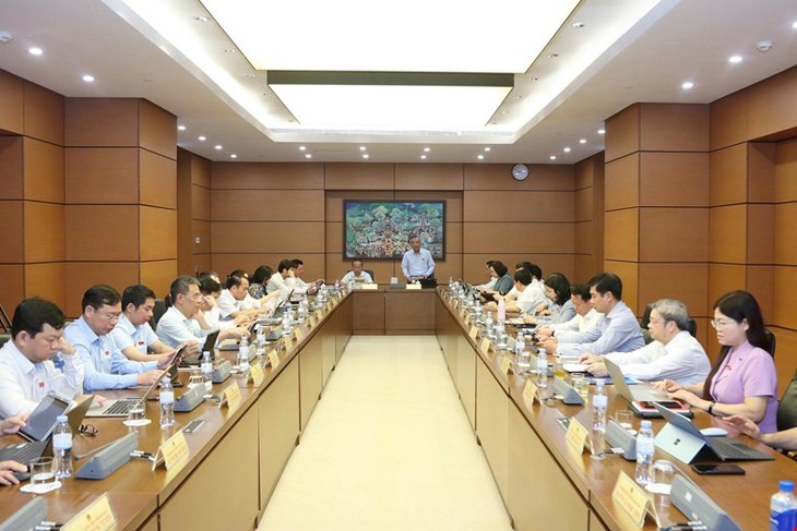 Mọi hành vi môi giới nhận con nuôi trái pháp luật đều phải bị nghiêm cấm- Ảnh 1.