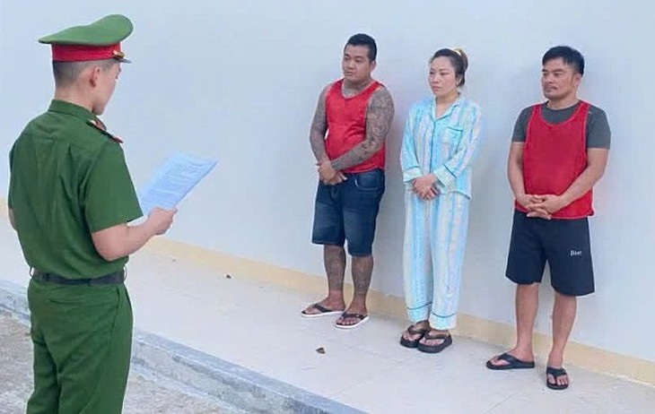 ‘Sang tay’ nữ nhân viên karaoke, lộ đường dây mua bán bé gái dưới 16 tuổi- Ảnh 1.