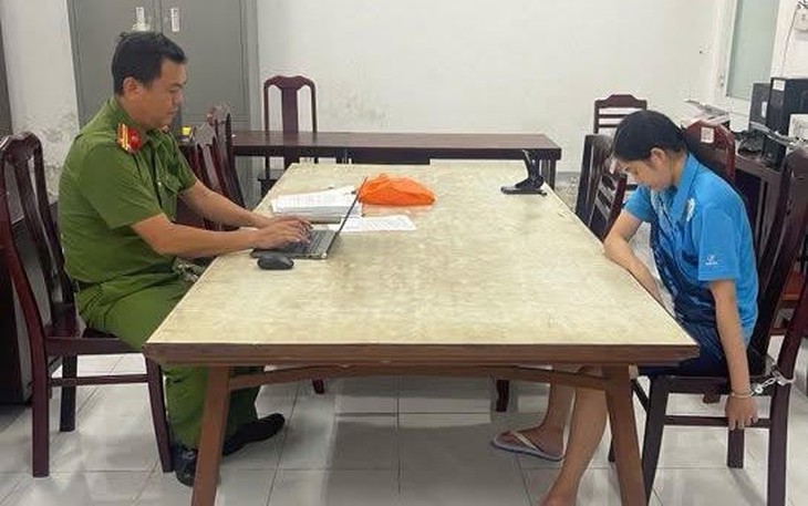 Bắt hai đối tượng bịa chuyện có thể giúp vay ngân hàng lãi thấp để lừa đảo - Ảnh 3.