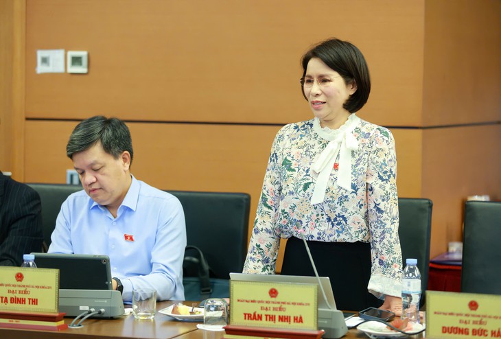 ĐBQH kiến nghị giải pháp giảm gánh nặng chi phí y tế cho người dân - Ảnh 1.
