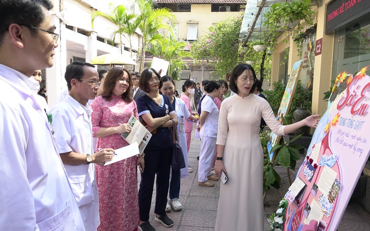 Tôn vinh vẻ đẹp phụ nữ ngành Y giữa sắc thu Hà Nội- Ảnh 3.