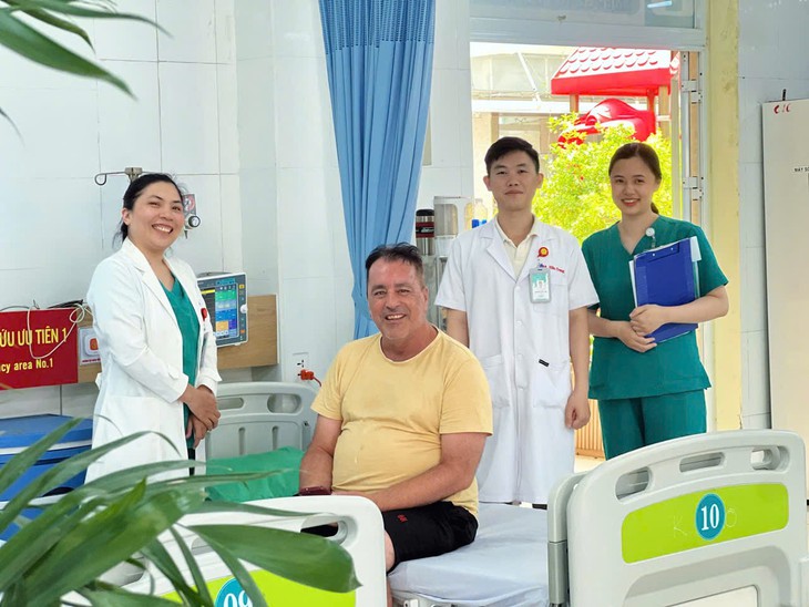 Bác sĩ trẻ nhiệt huyết nâng cao kỹ năng sơ cứu cộng đồng, đam mê sống đẹp - Ảnh 4.