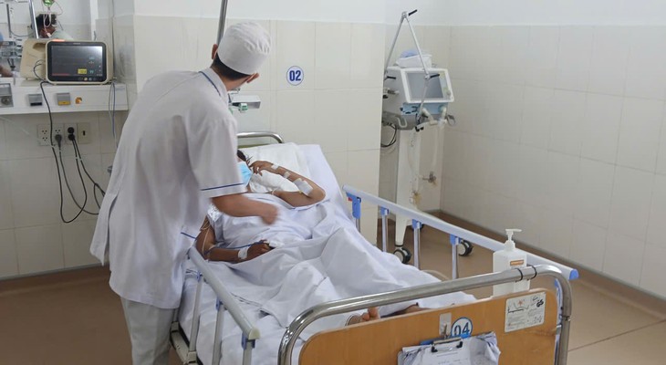 Khánh Hòa sắp kiểm tra đột xuất nhiều cơ sở khám, chữa bệnh- Ảnh 1.