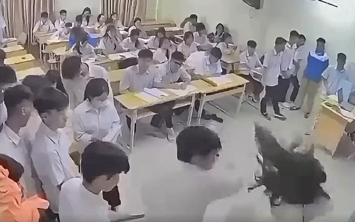 Đừng để giáo viên bước lên bục giảng với nỗi bất an - Ảnh 2.