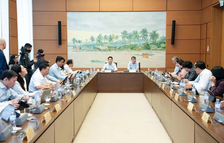 Thủ tướng Lê Minh Hưng: Phải có cơ chế để người bệnh tiếp cận thuốc, thiết bị y tế với giá hợp lý- Ảnh 1.