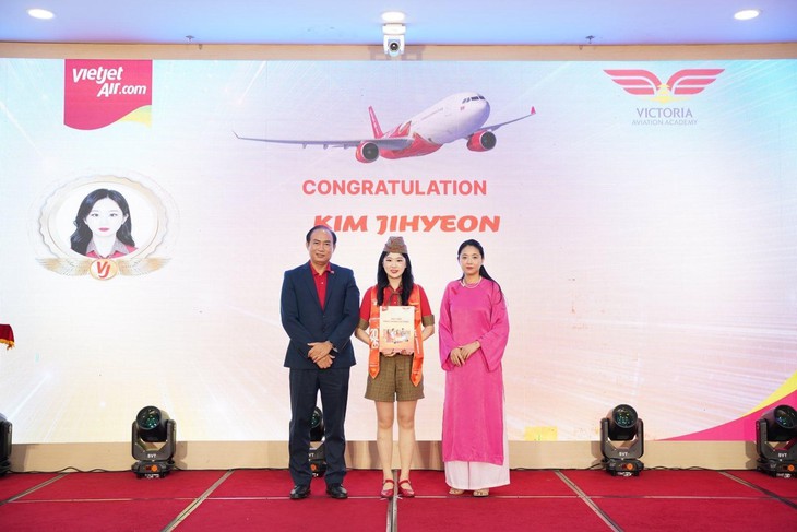 Rạng rỡ lễ tốt nghiệp tiếp viên hàng không tại Học viện Hàng không Victoria- Ảnh 3.