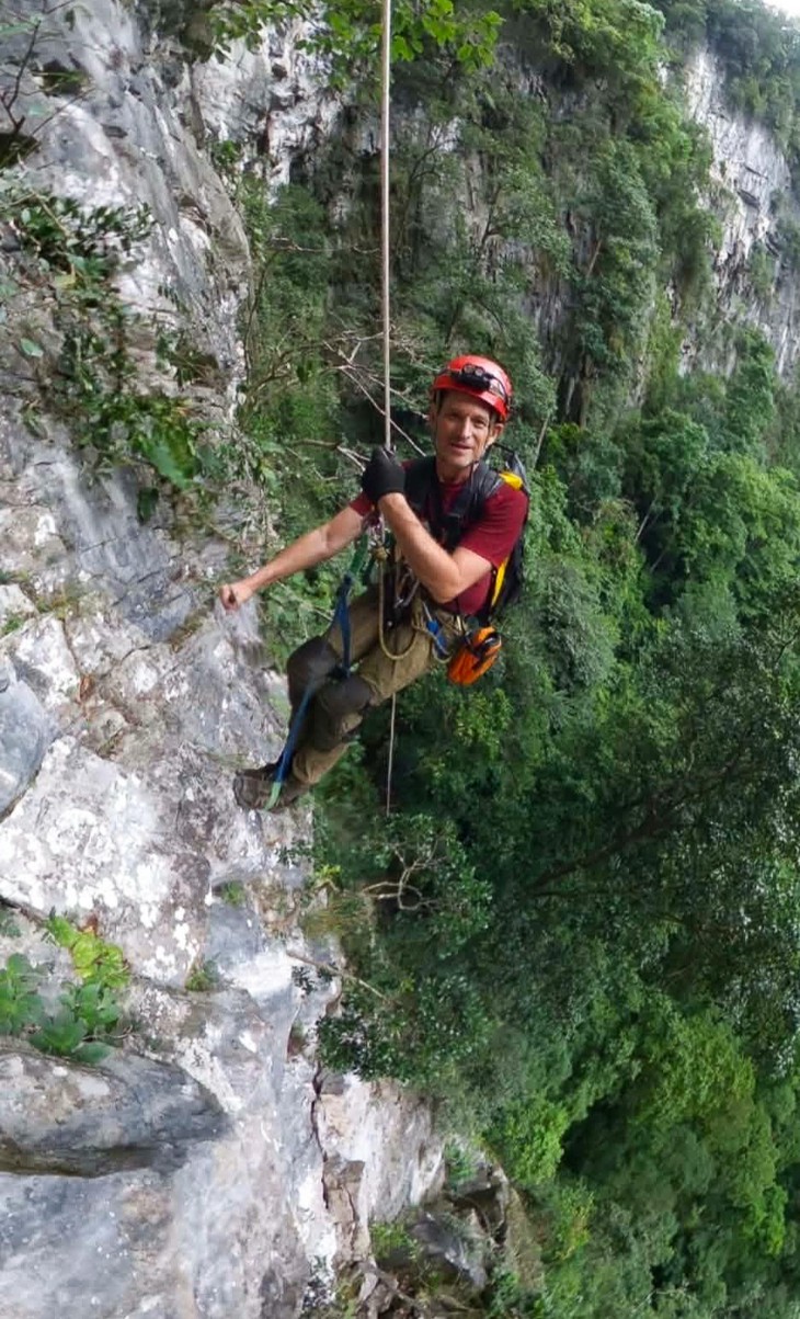 Hố sụt khổng lồ trong Vườn Quốc gia Phong Nha - Kẻ Bàng- Ảnh 3.