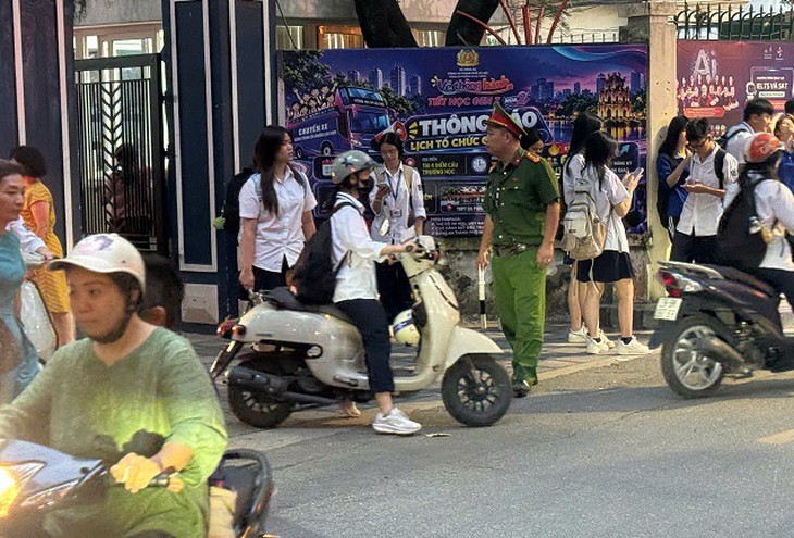 Cổng trường học đã an toàn hơn nhờ cách làm này- Ảnh 1.