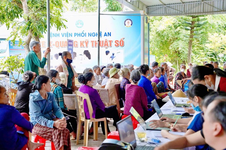 Nghệ An đưa chăm sóc sức khỏe ban đầu đến gần dân - Ảnh 1.