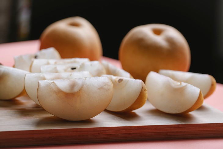 Cách ăn quả lê vào mùa thu hỗ trợ giảm khô da - Ảnh 1.