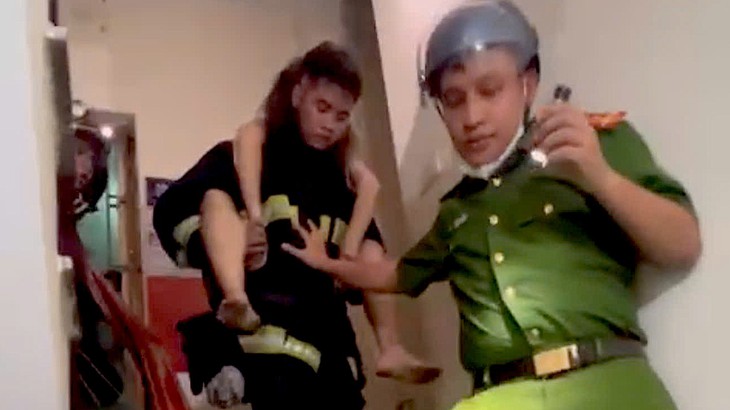Cháy nhà 5 tầng ở Nguyễn Trãi (Hà Nội), 5 người mắc kẹt may mắn thoát nạn- Ảnh 2.