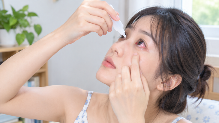 Loại thuốc không cần kê đơn mới giúp giảm đỏ mắt do kích ứng - Ảnh 1.