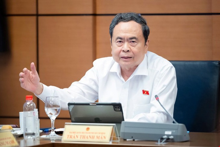'Cái gì gắn trực tiếp với sức khỏe người dân thì không thể đơn giản hóa'- Ảnh 2.