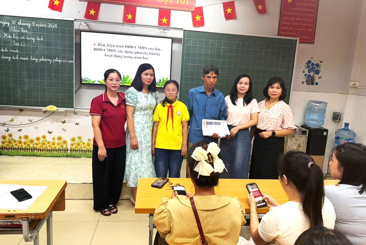 Mẹ mắc ung thư, con trai 14 tuổi mắc Down nhận hơn 73 triệu đồng hỗ trợ- Ảnh 1.