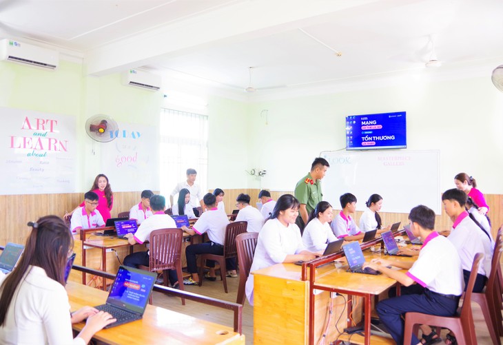 Lan tỏa Chiến dịch “Không một mình 2026”, giúp học sinh an toàn trên không gian mạng- Ảnh 1.