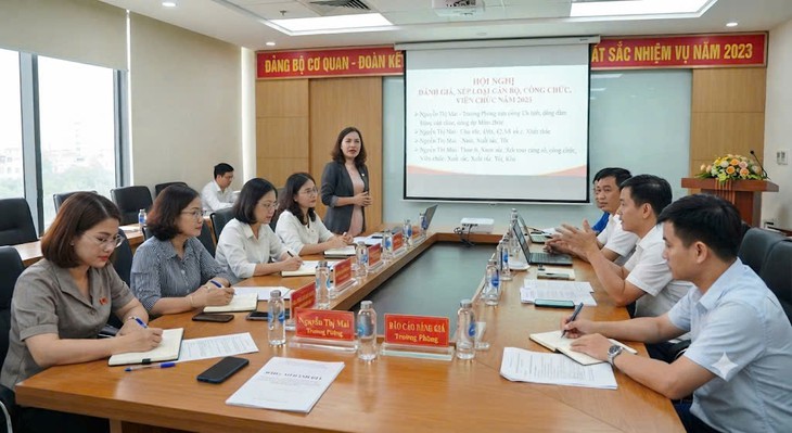 Tiêu chí xếp loại chất lượng cho tập thể, cá nhân trong năm 2026 - Ảnh 1.