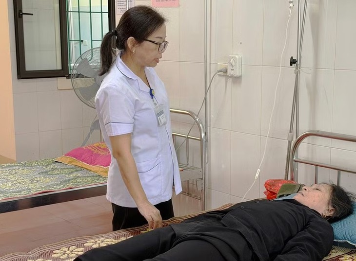 Ngày điều dưỡng Việt Nam 26/10: ‘Thầm lặng cống hiến, tận tụy vì người bệnh’- Ảnh 4.