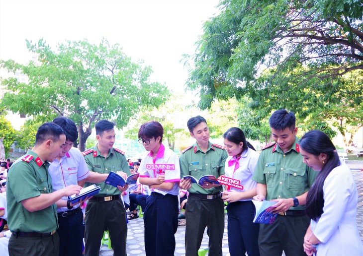 Lan tỏa Chiến dịch “Không một mình 2026”, giúp học sinh an toàn trên không gian mạng- Ảnh 2.