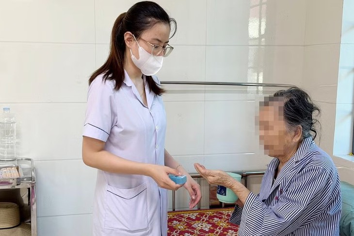 Ngày điều dưỡng Việt Nam 26/10: ‘Thầm lặng cống hiến, tận tụy vì người bệnh’- Ảnh 2.
