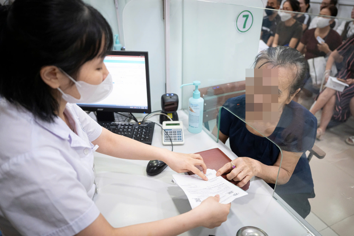 Phú Thọ đẩy mạnh thanh toán không dùng tiền mặt tại các cơ sở y tế - Ảnh 1.