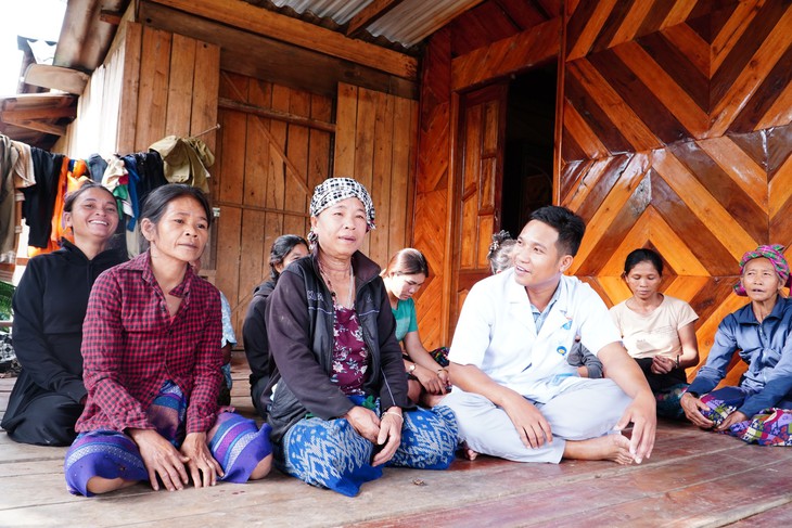 Y tế xã biên vượt khó triển khai khám sàng lọc cho dân bản- Ảnh 2.