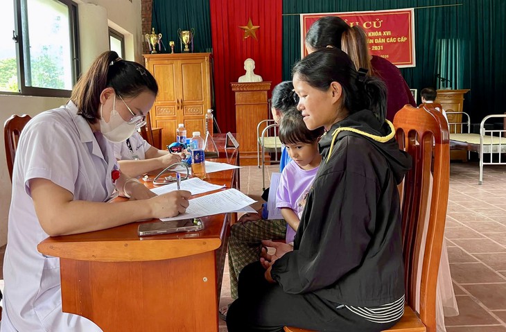 Y tế xã biên vượt khó triển khai khám sàng lọc cho dân bản- Ảnh 1.