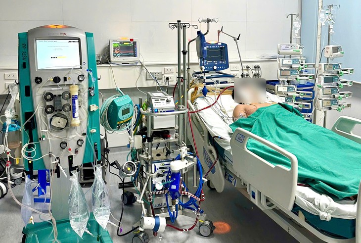 Nam thanh niên khỏe mạnh suýt tử vong vì sốc sốt xuất huyết biến chứng ARDS - Ảnh 1.
