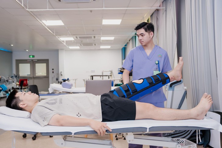 Tái tạo lại dây chằng chéo trước cho bệnh nhân 27 tuổi tái đứt do chấn thương- Ảnh 3.