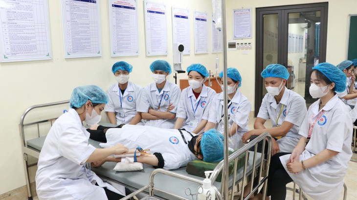 Công nhận nhiều loại bằng cấp, chứng chỉ mới cho giáo viên - Ảnh 1.