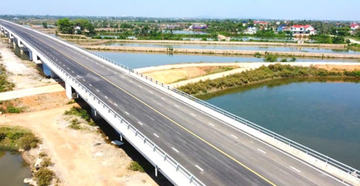 Ngắm tuyến đường ven biển gần 2.000 tỷ đồng chuẩn bị đưa vào khai thác- Ảnh 4.